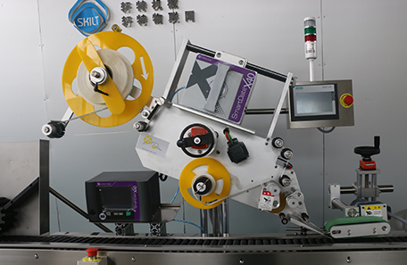 臥式小瓶貼標機